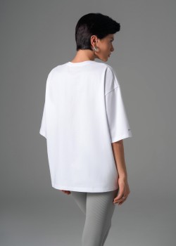 Базовая футболка свободного силуэта белая EW